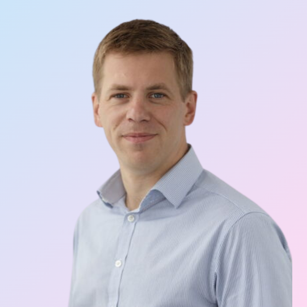 Headshot of Derek Sheader