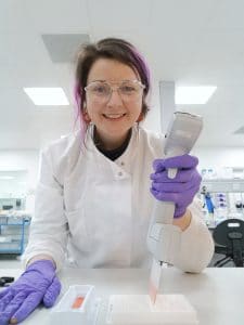 Katharina, scientist in the lab