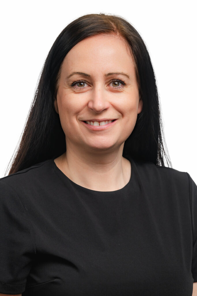 Headshot of Louise Oni